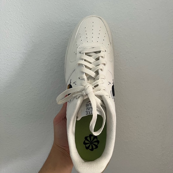 MINT CONDITION Men’s Nike Air Force 1 '07 LV8 Sun Club White Sneakers Size 12 - Picture 10 of 12